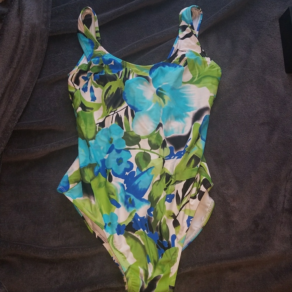 One piece swimsuit